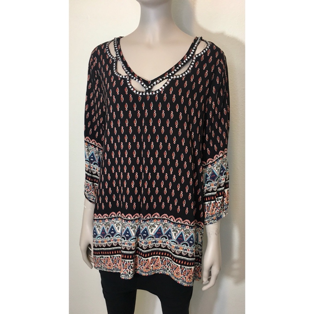 BKE Boho Rhinestone Tunic Top - Picture 5 of 16